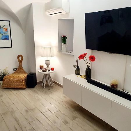Vhome Exclusive Living Room 卡塔尼亚 外观 照片