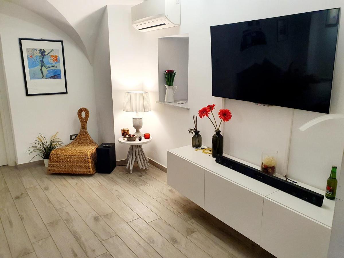 Vhome Exclusive Living Room 卡塔尼亚 外观 照片