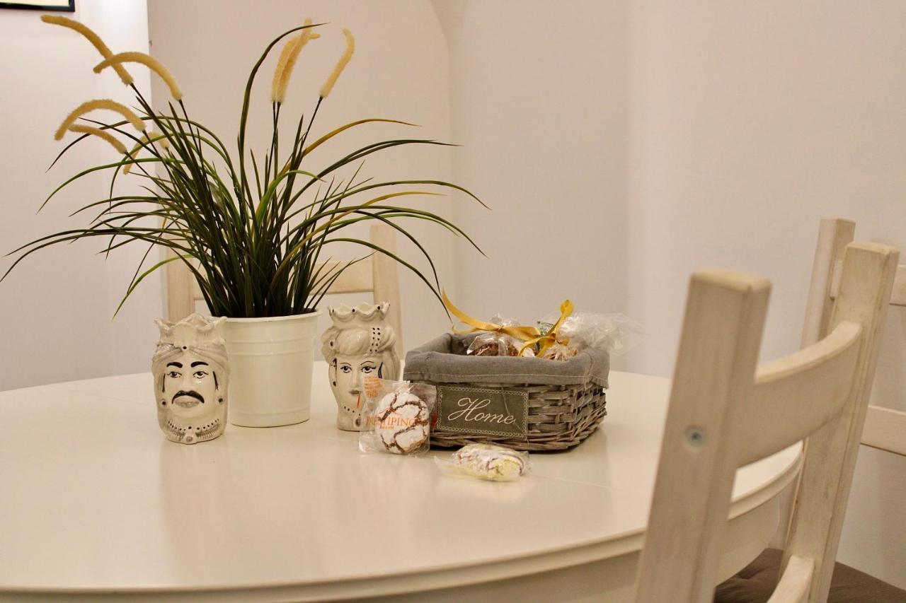 Vhome Exclusive Living Room 卡塔尼亚 外观 照片